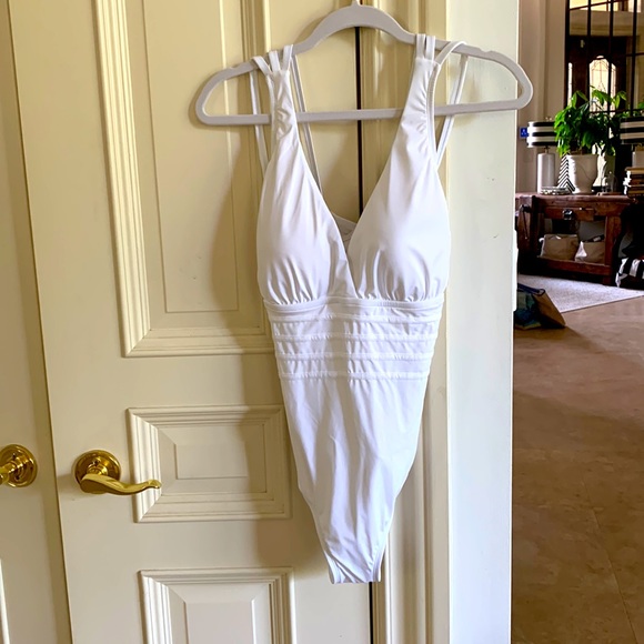 LA BLANCA Swimsuit - Picture 4 of 11